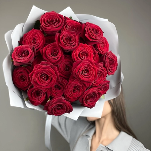 «Королевский бархат» – 25 роскошных красных роз из Эквадора  Еманжелинск Челябинская область