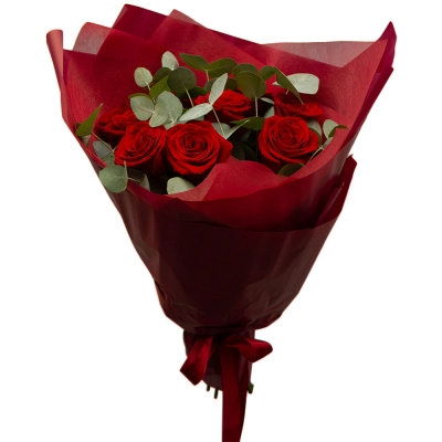 Букет из 9 красных роз с эвкалиптом – классика любви и нежности Еманжелинск Челябинская область