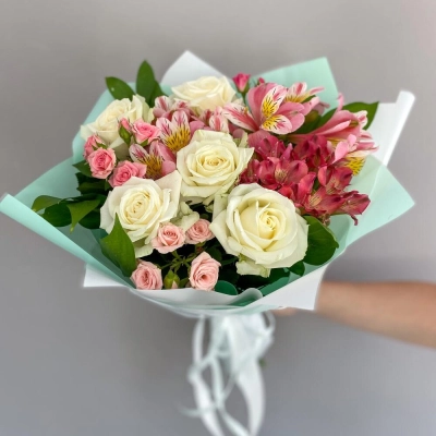 Букет «Николь» – изысканное сочетание роз, кустовых роз и альстромерий Еманжелинск Челябинская область