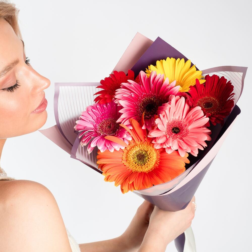 Солнечный букет из 7 свежих гербер – радость в подарок Еманжелинск Челябинская область