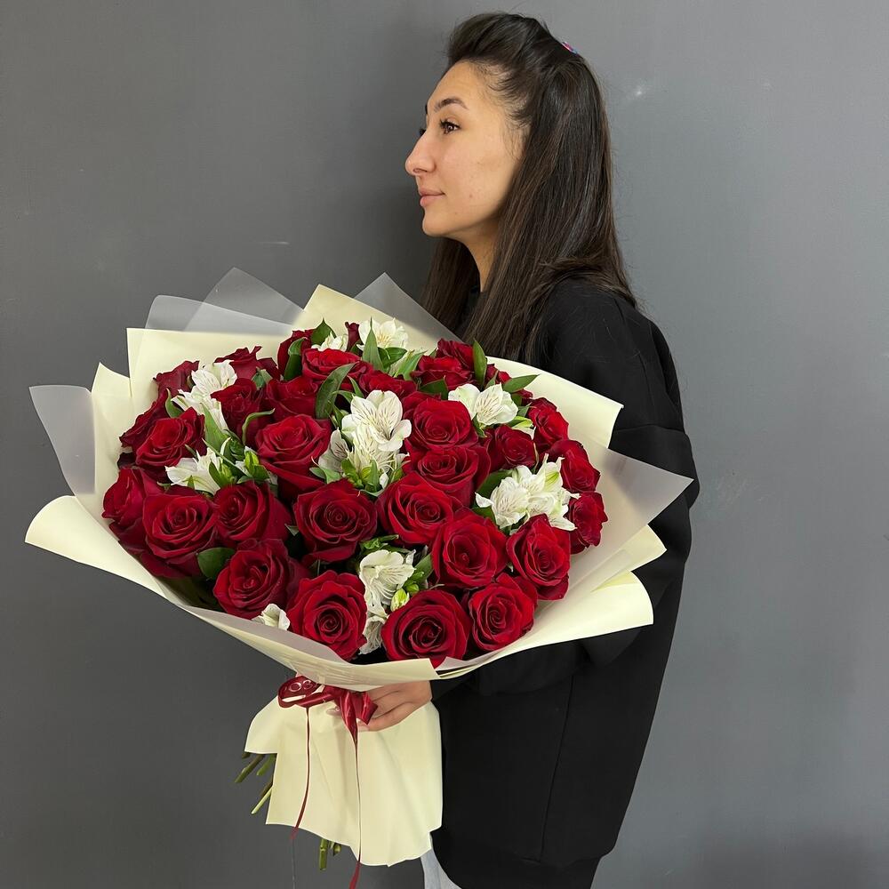 Букет «Танец любви» – гармония страсти и нежности в каждом лепестке Еманжелинск Челябинская область