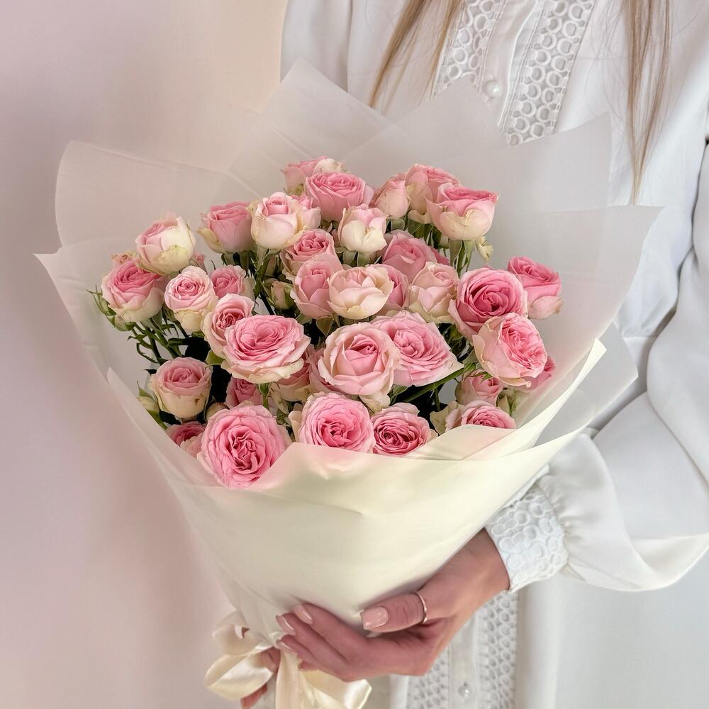 Букет «Нежный аромат» – пышные розовые кустовые розы в элегантной упаковке Еманжелинск Челябинская область