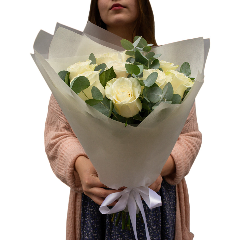 Элегантный букет из 9 белых роз с эвкалиптом – воплощение совершенства Еманжелинск Челябинская область