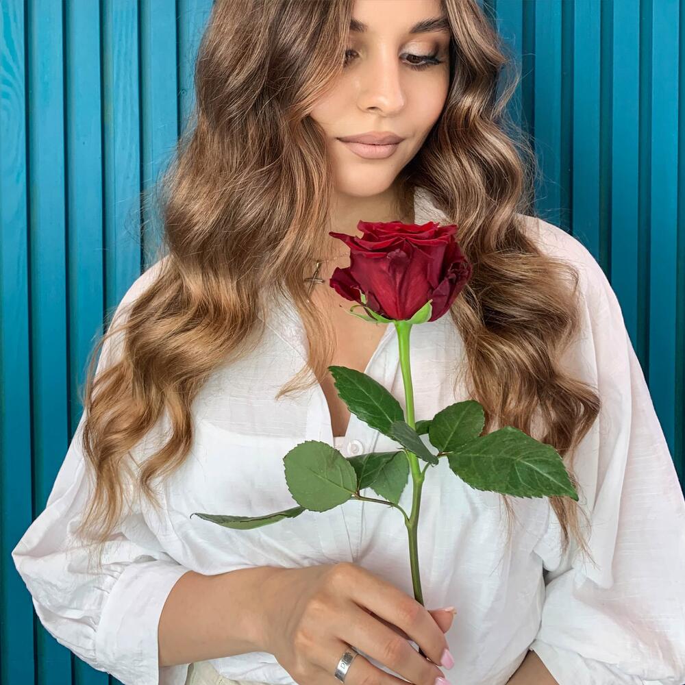 Комплимент из красной эквадорской розы – минимализм роскоши Еманжелинск Челябинская область