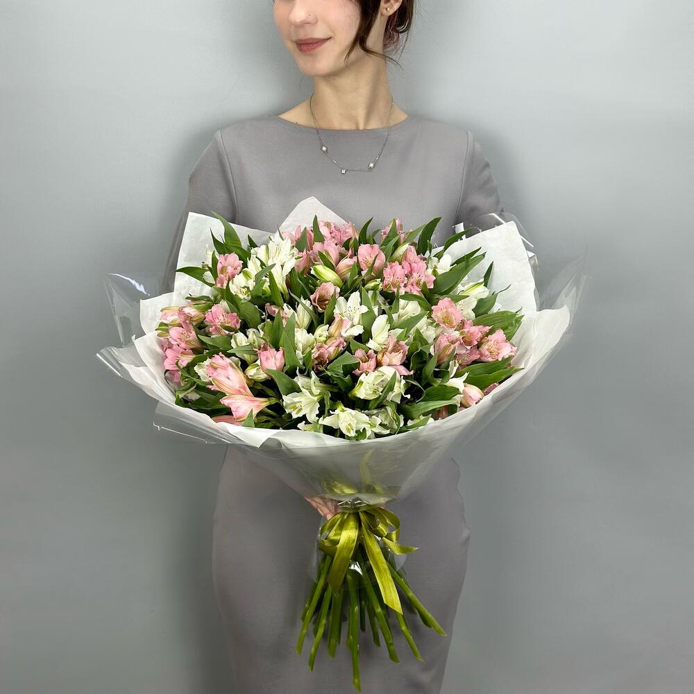 Букет «Гармония» – нежное сочетание белых и розовых альстромерий Еманжелинск Челябинская область