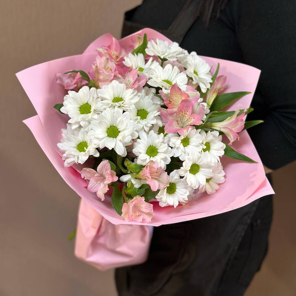 Букет «Поцелуй бабочки» нежность белых хризантем и розовых альстромерий Еманжелинск Челябинская область