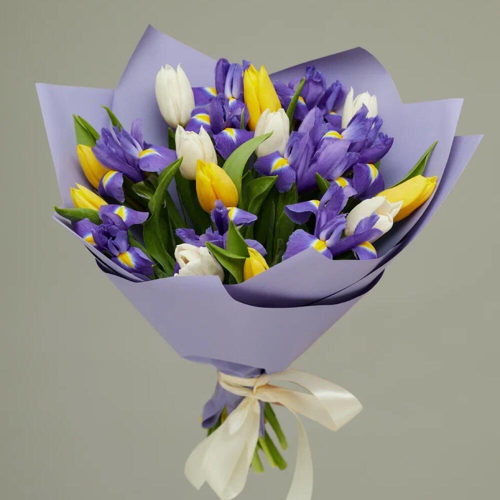 Букет из ирисов и тюльпанов «Весна» Еманжелинск Челябинская область