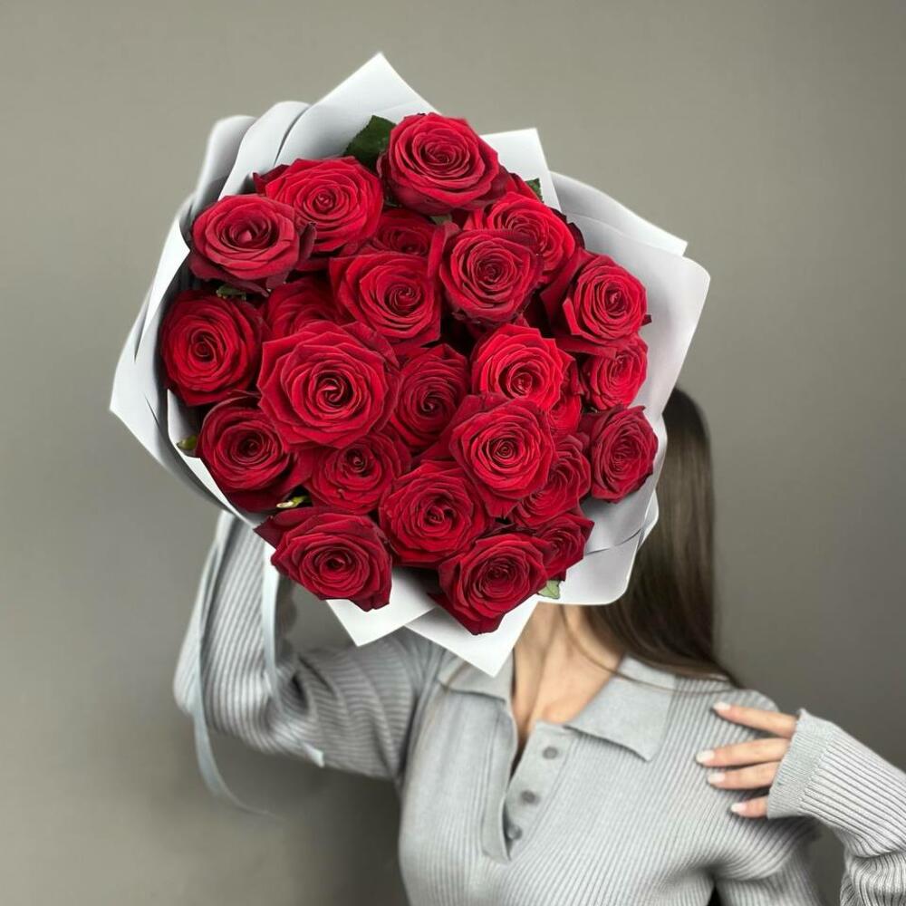 «Королевский бархат» – 25 роскошных красных роз из Эквадора  Еманжелинск Челябинская область