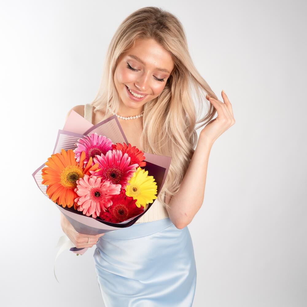 Солнечный букет из 7 свежих гербер – радость в подарок Еманжелинск Челябинская область