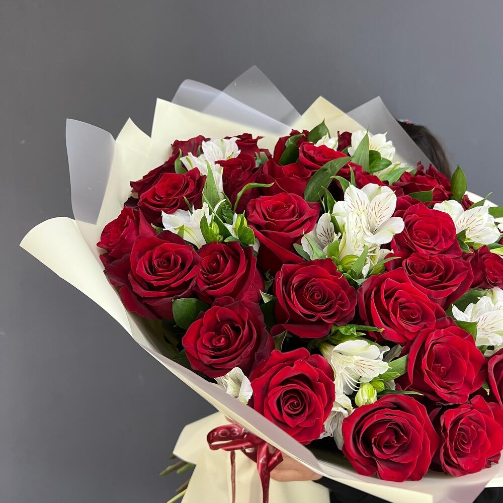 Букет «Танец любви» – гармония страсти и нежности в каждом лепестке Еманжелинск Челябинская область