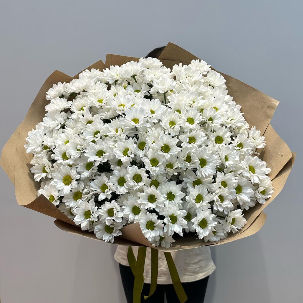 Букет «21 ромашка» – нежные белые кустовые хризантемы в натуральном стиле Еманжелинск Челябинская область