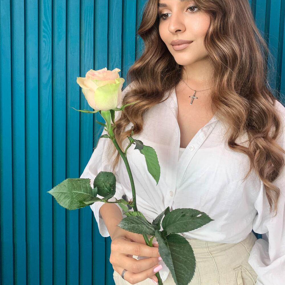 Комплимент из розовой эквадорской розы – минимализм роскоши Еманжелинск Челябинская область