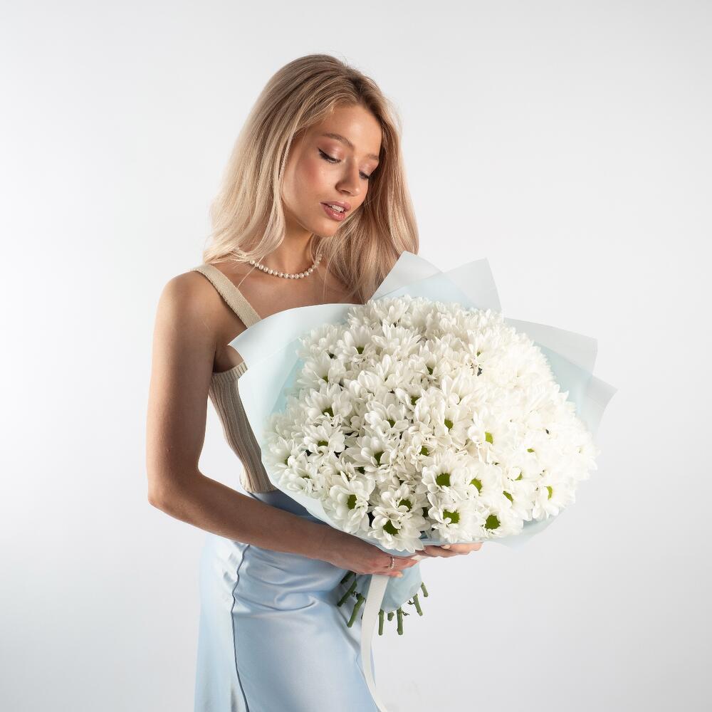Букет «Ромашковое чудо» – летнее настроение в белых хризантемах Еманжелинск Челябинская область
